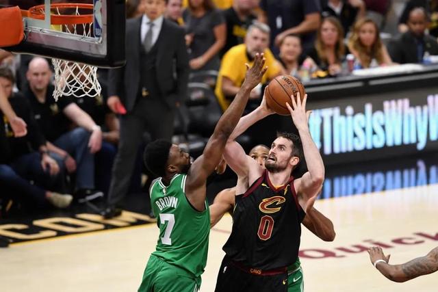 官宣：约基奇当选常规赛MVP 生涯第3次斩获MVP