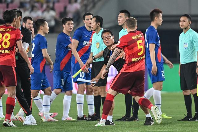 烟台闹海拳击刘文松上演KO 阿依波勒完控日拳手