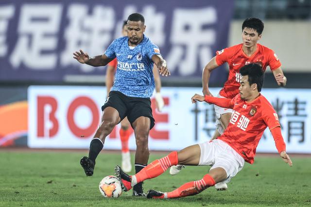 5年2.38亿！马尔卡宁续约爵士 新赛季不可交易